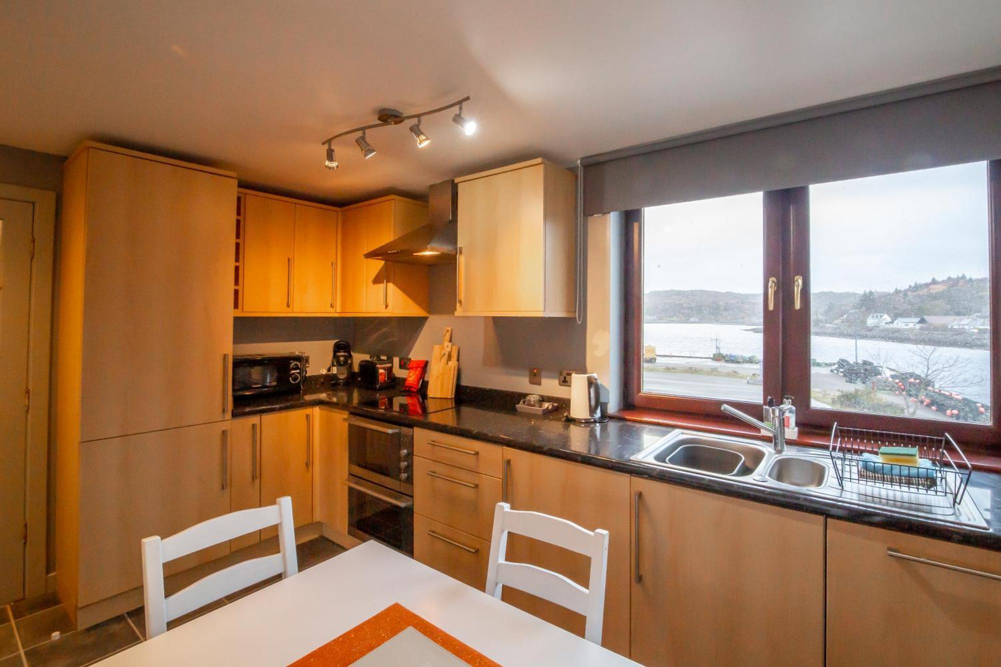 4 Wheelhouse Apartment Lochinver Exterior foto